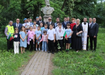 Българи от Русе и Букурещ почетоха 150 години от гибелта на Ботев
