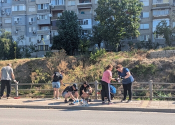Кметът и служители от различни институции почистиха в Бяла