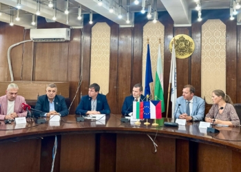 Два електробуса ще свържат Русе и Гюргево по нова устойчива транспортна линия