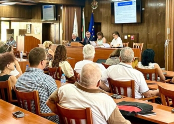 Русе Медиа - За да знаеш повече Кметът Пенчо Милков представи първия бюджет в евро и важните акценти