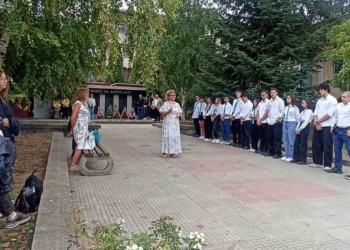 Русе Медиа - За да знаеш повече В Бяла поднесоха венци и цветя за Деня на независимостта