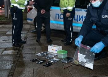 Русе Медиа - За да знаеш повече Борбата срещу дрогата продължава: Хванаха още трима с наркотици в Русе