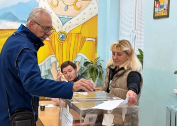 Слаб интерес към гласуването в Русе в началото на изборния ден /ВИДЕО/