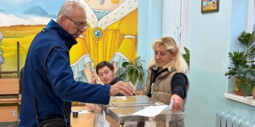 Слаб интерес към гласуването в Русе в началото на изборния ден /ВИДЕО/