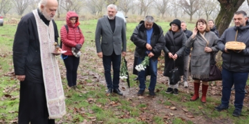 Русе Медиа - За да знаеш повече С поклонение в Бальов дол и документален сборник почитат жертвите на Народния съд